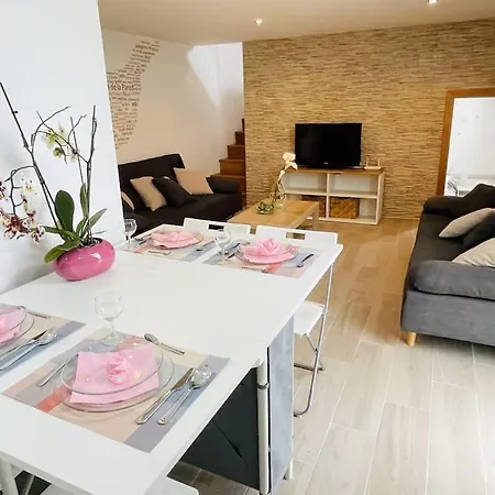 דירה La Casita De La Pared *